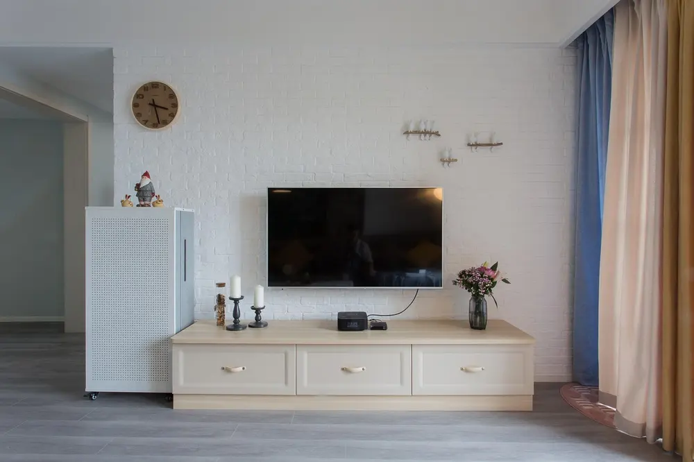Laminate flooring — bedroom living room tv wall